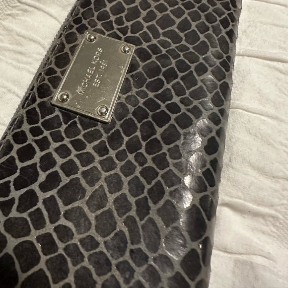 Michael Kors Wallet - Picture 8 of 10